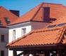 Zalety dachówek ceramicznych – piękne i odporne pokrycie dachu